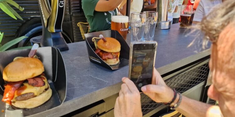 La Innovadora «Guinness Burger» de Eneko Fernández: Del Pub Irlandés a la hamburguesa