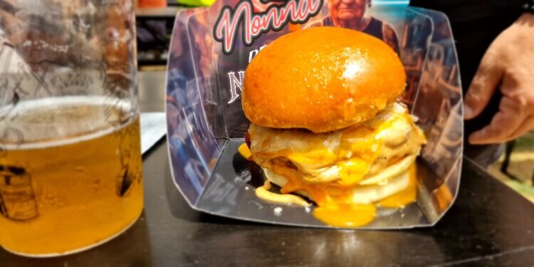 La Hamburguesa de Alta Cocina de Alex Viñal Llega a The Champions Burger con «La Nonna»