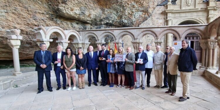 El Gobierno de Aragón y la Asociación Cultural El Camino del Santo Grial firman un convenio para impulsar el Itinerario Cultural Europeo