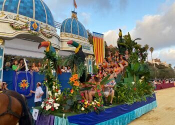La Batalla de Flores cierra con éxito la Gran Fira de Juliol de Valencia