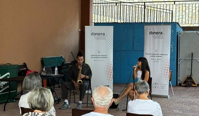 El Festival Itinera lleva su magia a Castell de Cabres: Música en el corazón del pueblo más pequeño de la Comunitat Valenciana