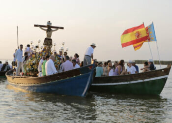 El Palmar celebra al Cristo de la Salud con la tradicional romería por la Albufera