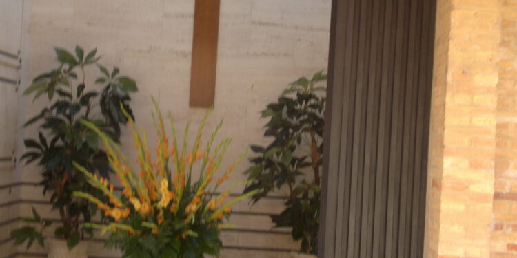 Todo lo que necesitas saber sobre el Día de Todos los Santos 2024 en Valencia: Accesibilidad, transporte y normativa