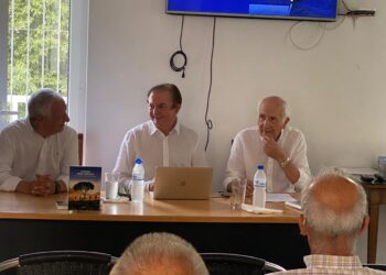 Gran acogida en la Casa de Asturias de Valencia a la presentación del libro “Viviendo Más y Mejor” del Dr. Rafael Torres