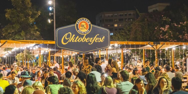 Valencia se convierte, por tercer año, en la capital de la cerveza con la celebración del Oktoberfest Paulaner