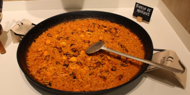 La excelencia de la paella en el Hotel Turia de Valencia